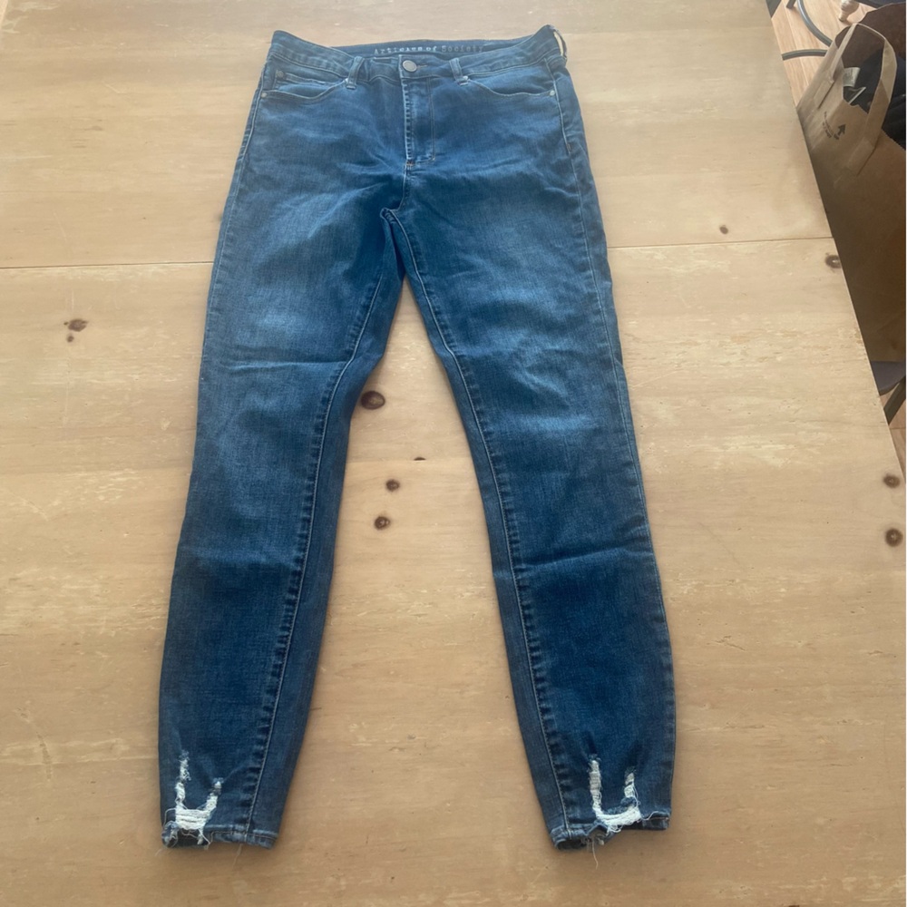 Articles of Society Los Angeles Women’s Size 28 Cropped Denim With Distressing